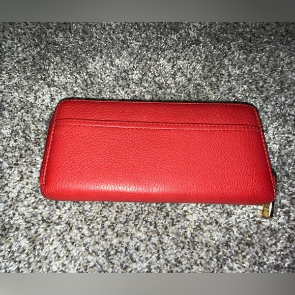 Michael Kors red leather zip around wallet - Picture 3 of 11